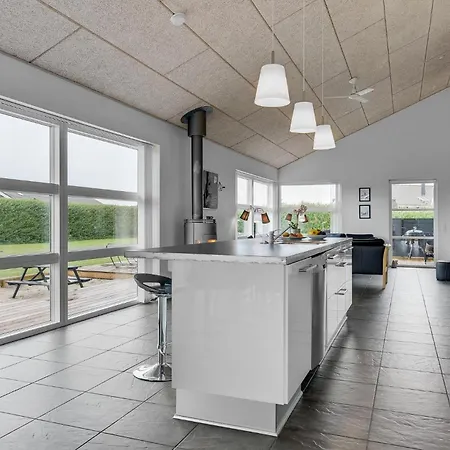 Сasa de vacaciones Four-bedroom In Sydals Nedre Lysabild