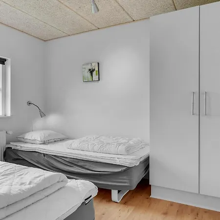 Four-bedroom In Sydals * Nedre Lysabild