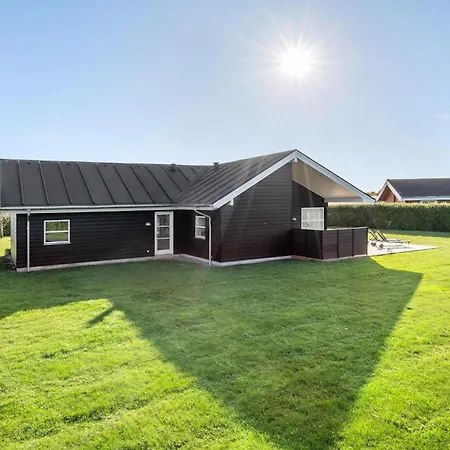 Сasa de vacaciones Four-bedroom In Sydals *