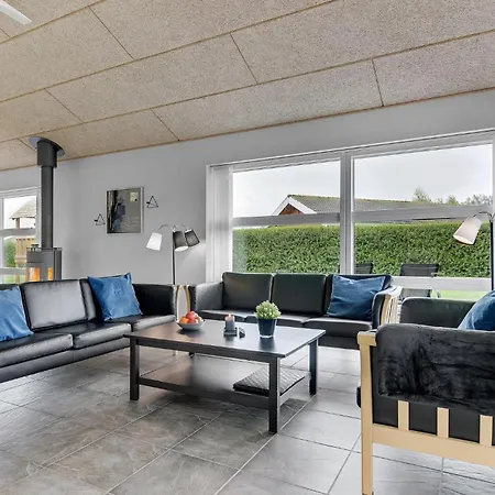 Four-bedroom In Sydals Сasa de vacaciones Nedre Lysabild