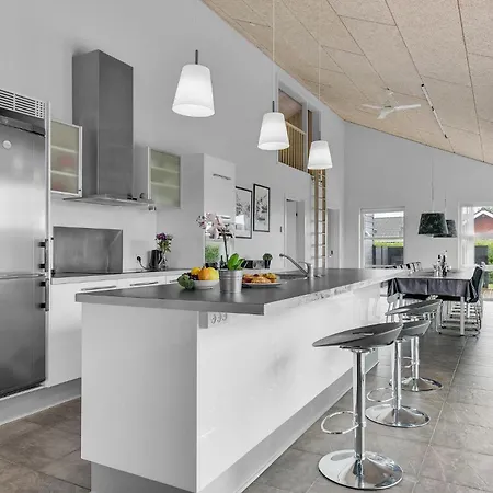 Four-bedroom In Sydals Nedre Lysabild