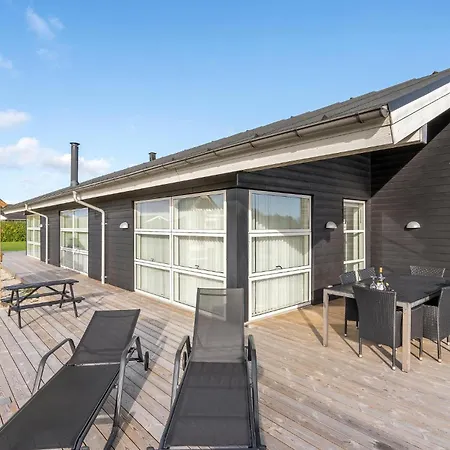 Four-bedroom In Sydals 펜션 *