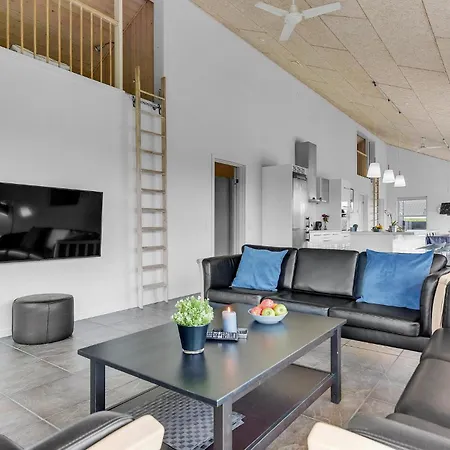 Four-bedroom In Sydals Nedre Lysabild